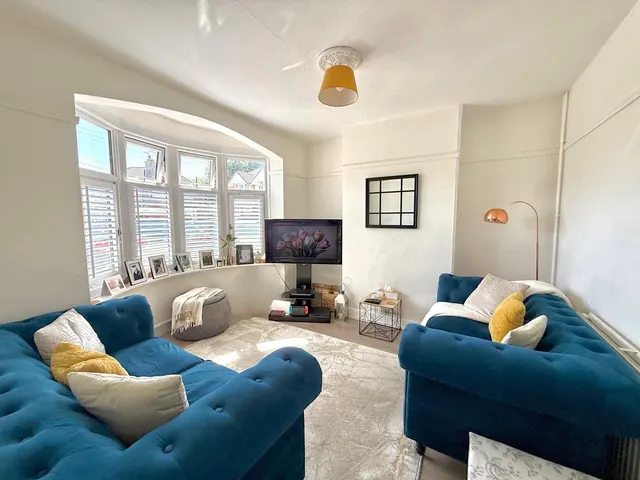 Alvescot Road, Swindon, SN3, photo 2