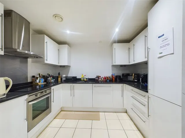 Atlanta Boulevard, Romford, RM1, photo 3