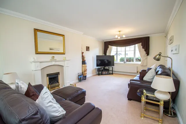 Photo 3 — Ravelin Close, Fleet, GU51 1JP