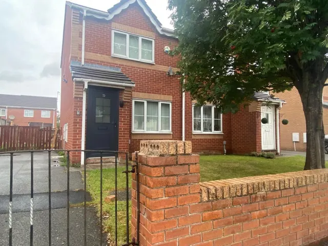 Fincham Road, L14, photo 1