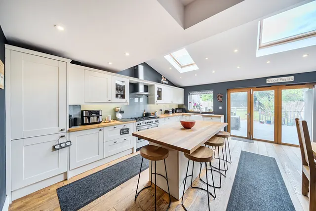 Winn Road, SE12, photo 1