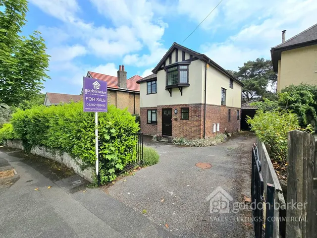 Brackendale Road, Bournemouth, BH8 9HZ, photo 1