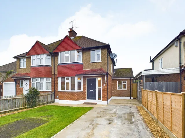 Bramblys Drive, Basingstoke, RG21, photo 1