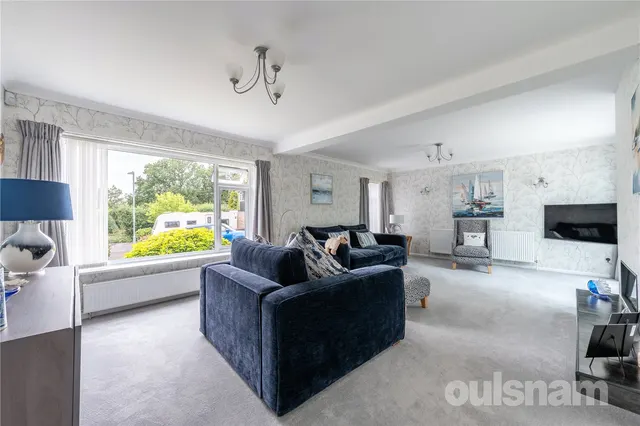 Photo 2 — Tanglewood Close, Blackwell, Bromsgrove, Worcestershire, B60 1BU