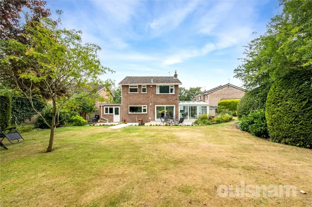 Photo 3 — Tanglewood Close, Blackwell, Bromsgrove, Worcestershire, B60 1BU