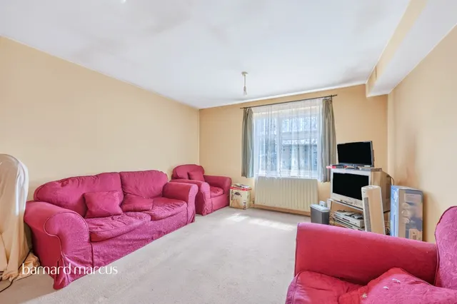 Hogarth Crescent, Croydon, photo 1
