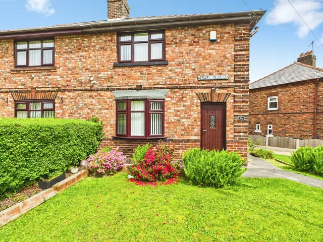 Upland Road, Grange Park, St Helens, WA10, photo 1