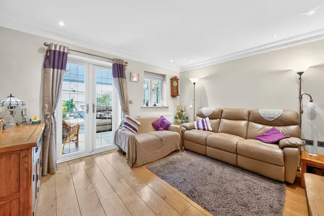 Fullerton Close, Markyate, AL3, photo 3