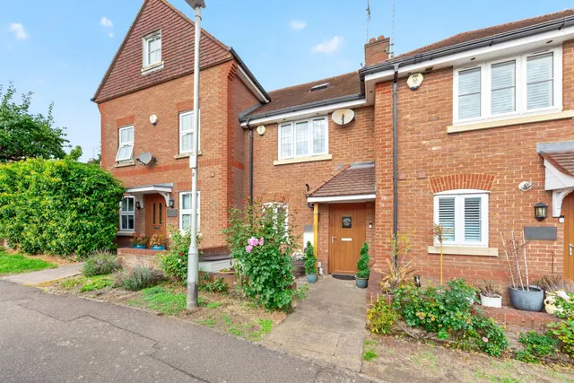 Fullerton Close, Markyate, AL3, photo 1