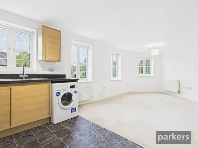 Woodford Way, Witney, OX28, photo 3