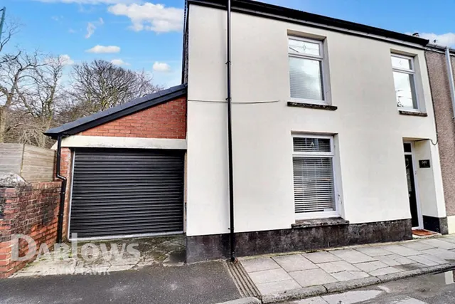 Alexandra Place, Tredegar, photo 1