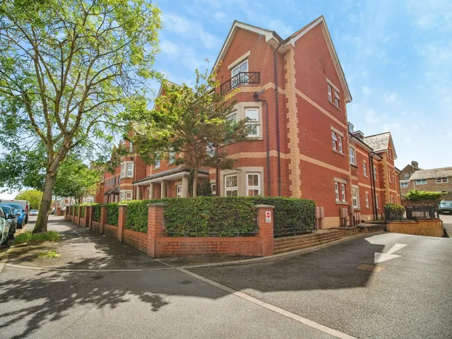Kirtleton Avenue, Weymouth, photo 1