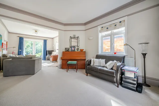 Photo 3 — Allenby Road, Maidenhead, SL6