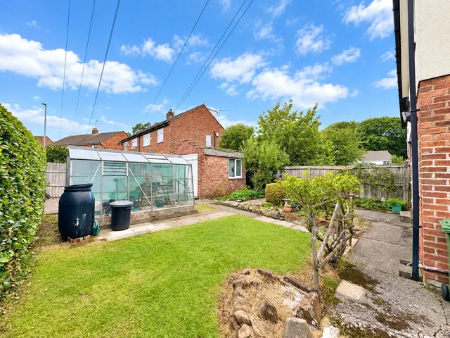Nicholls Drive, Pensby, CH61, photo 2
