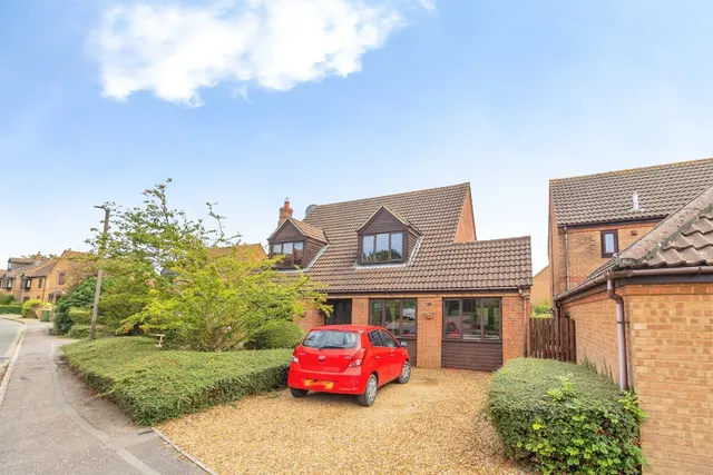 Shuttleworth Grove, Wavendon Gate, MILTON KEYNES, photo 1