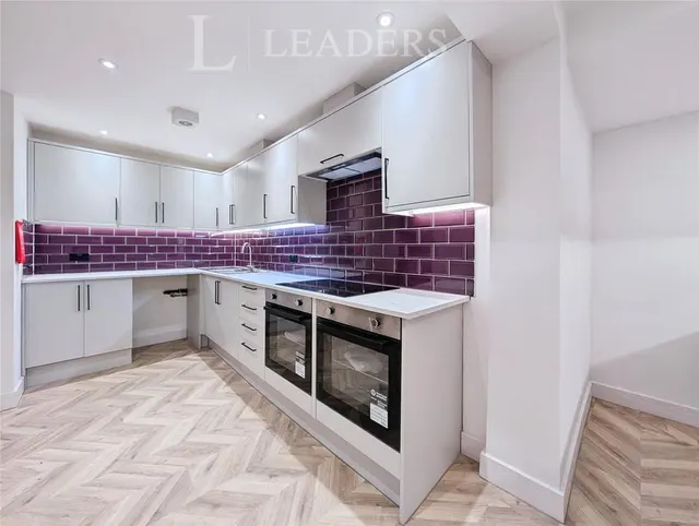 Shinwell Walk, Crawley, RH11, photo 1