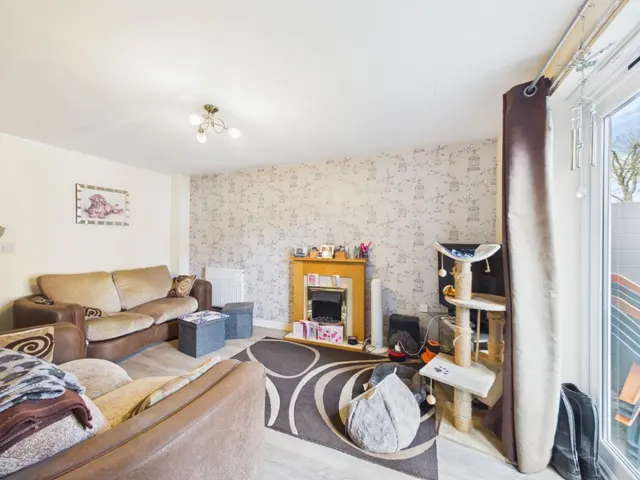 Photo 3 — Tiber Road, North Hykeham, Lincoln