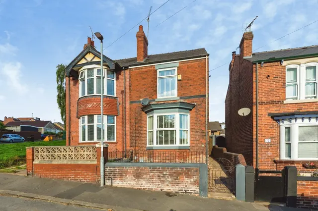 Bradgate Lane, Kimberworth, Rotherham, photo 1