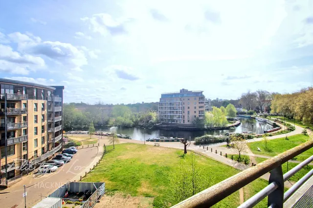 Harry Zeital Way, E5, photo 1