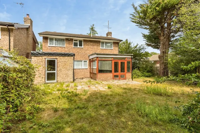 Beechwood, Southwater, RH13, photo 2