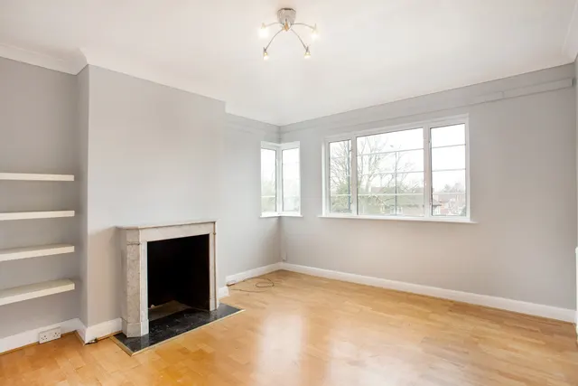 Photo 2 — Chertsey Road, Twickenham, TW1