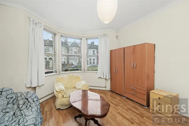 Whymark Avenue, Wood Green, photo 2