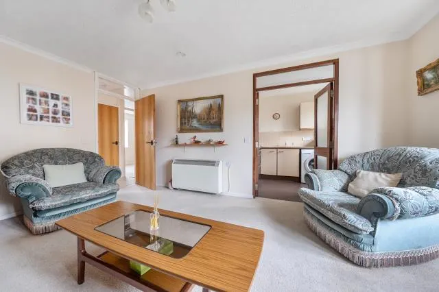 Ferndale Court, Thatcham, RG19, photo 2