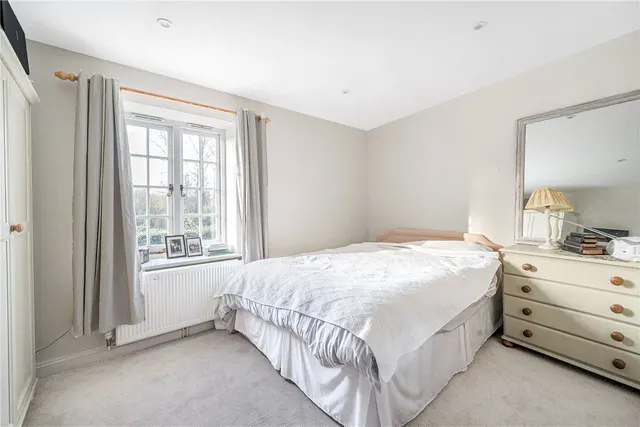 Tilford Street, Tilford, GU10, photo 3