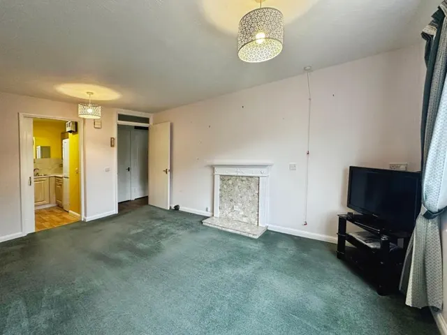 Headley Road East, Woodley, RG5, photo 2