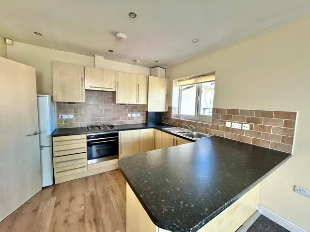 New Chester Road, Birkenhead, CH42, photo 2