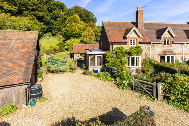 Well Lane, Bentworth, GU34, photo 1