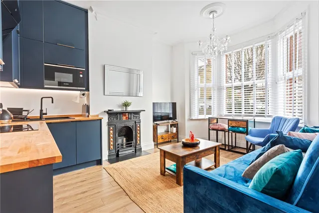 Photo 2 — Byton Road, London, SW17