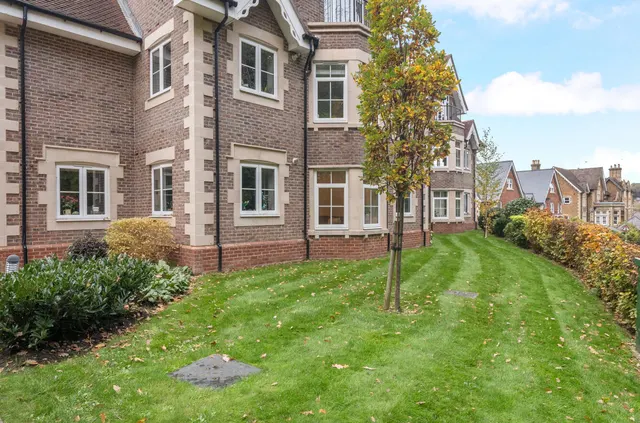 Croft Road, Godalming, GU7, photo 2