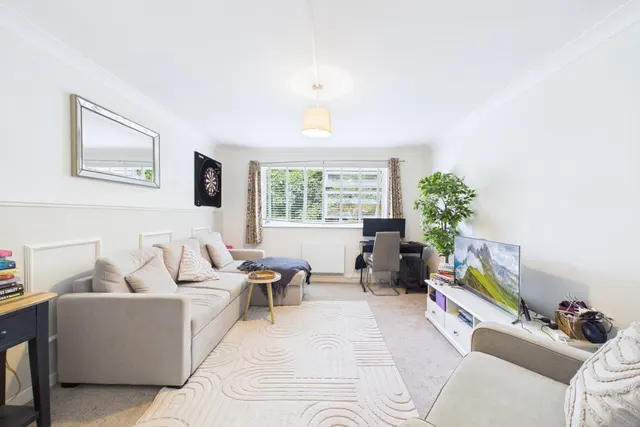 Photo 3 — Milverton Court, Milverton Hill, Leamington Spa