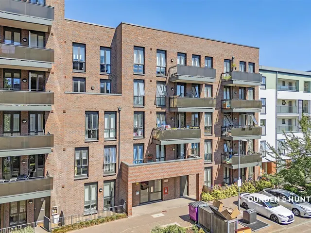 Geoff Cade Way, Bow, E3, photo 1