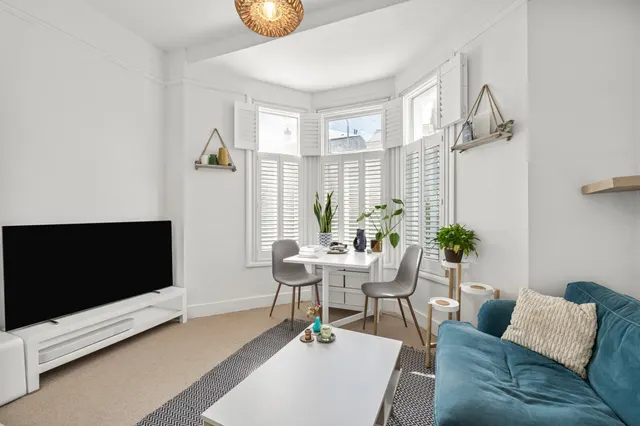 Trinity Road, London, SW17, photo 1