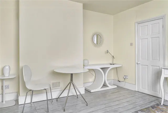 Photo 2 — Goldsboro Road, London, SW8