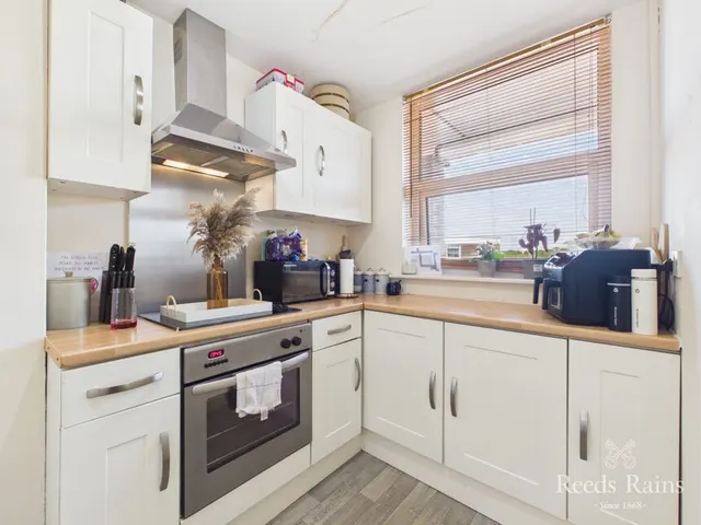 Photo 3 — Compass Road, Hull, East Yorkshire, HU6