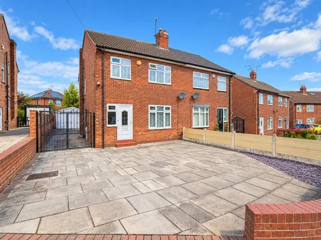 Kirkdale Gardens, Leeds, LS12, photo 1