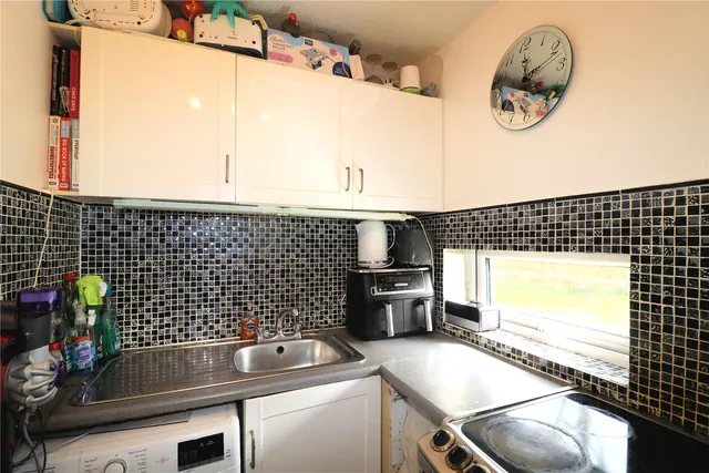 Millford, Woking, GU21, photo 2