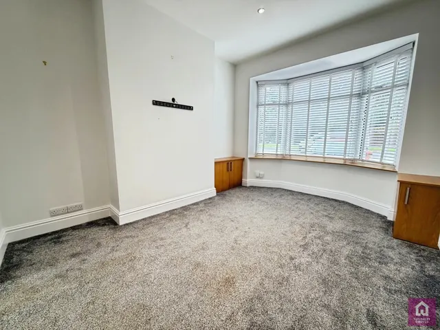Old Hall Road, Sale, M33, photo 3