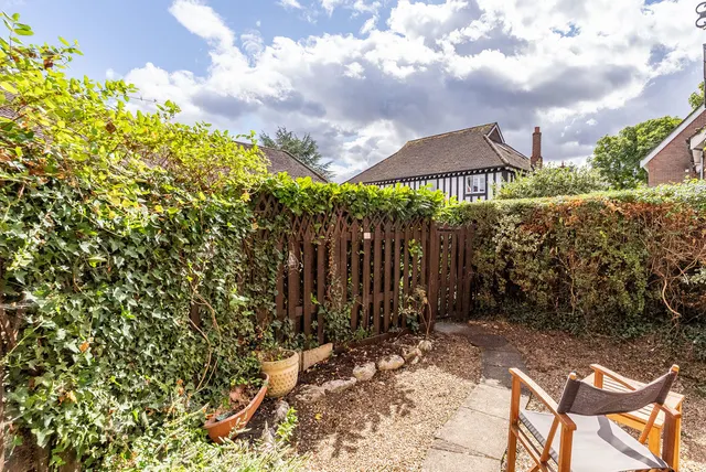 Middle Street, Brockham, RH3, photo 3