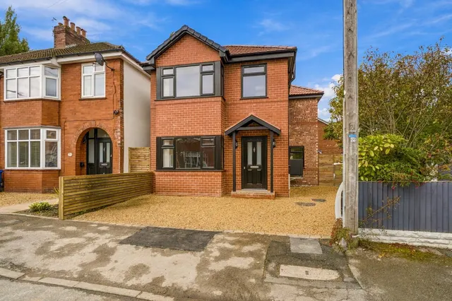 Heswall Road, Reddish, SK5, photo 1
