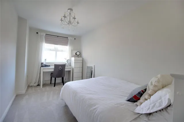 Photo 3 — Kingsley Square, Fleet, Hampshire, GU51 1AJ