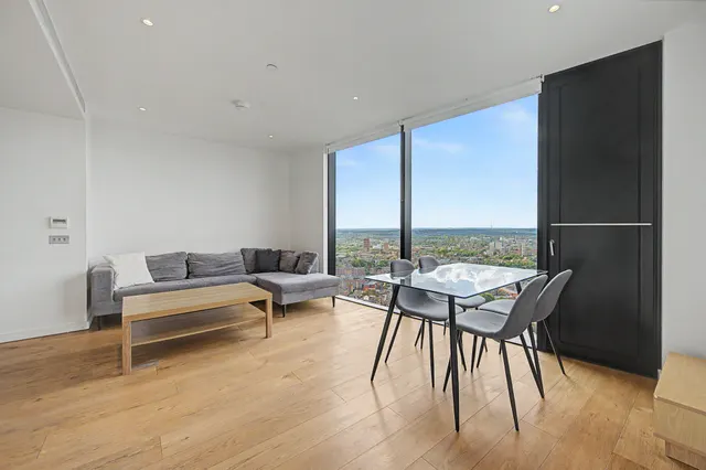Photo 3 — Apartment 4004, The Strata, 8 Walworth Road, London