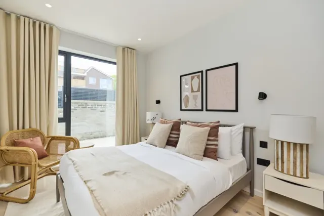 Photo 3 — Coverdale Road, Willesden Green, NW2 4BE
