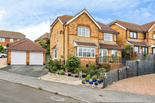 Court Farm Road, Newhaven, photo 1