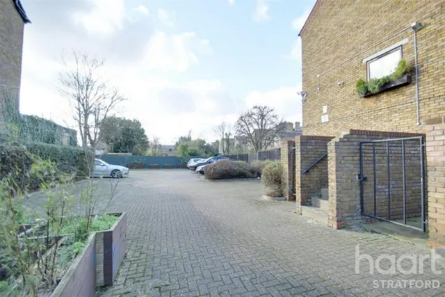 Sprowston Road, London, E7, photo 3