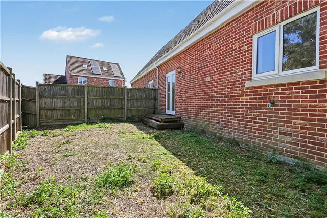 Photo 3 — Clere Close, Wymondham, Norwch, Norfolk, NR18