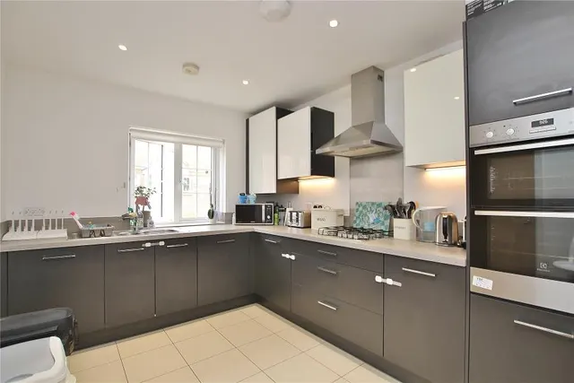 Jersey Close, Woking, GU21, photo 3